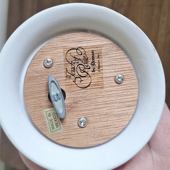 Vintage Wedding Bell Ceramic Music Box - Picture 5 of 5